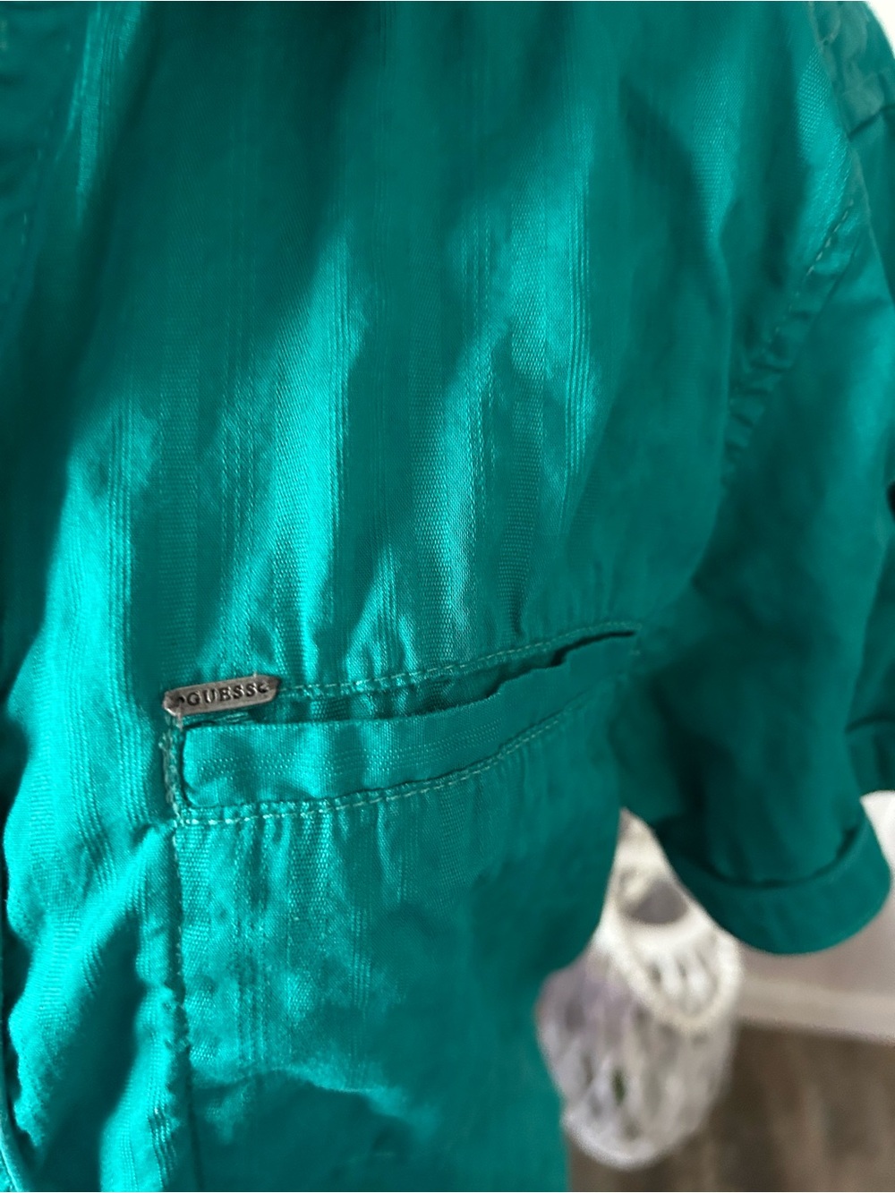 Women’s Short-Sleeve Casual Button-Up Shirt in Teal - Picture 3 of 4